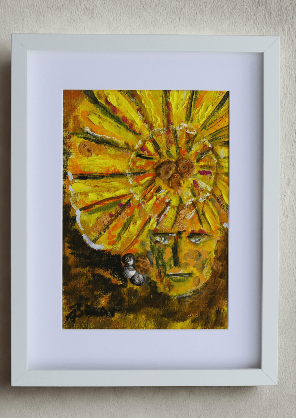 Queen with Ammonite Crown in yellow - Bunter Fine Art